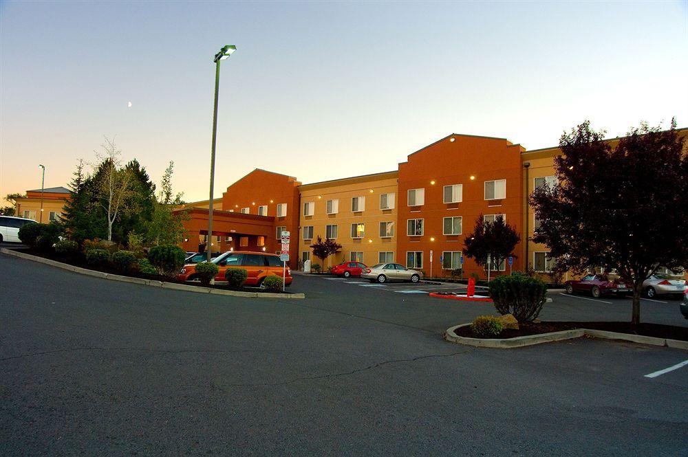Doubletree By Hilton Bend Hotel Exterior foto